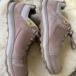 Altra Women's Athletic Shoes in Pink and Yellow Sz 10